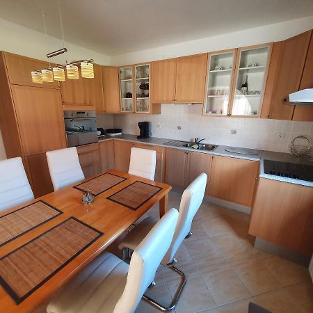 House Antea Apartment Lucko Bagian luar foto
