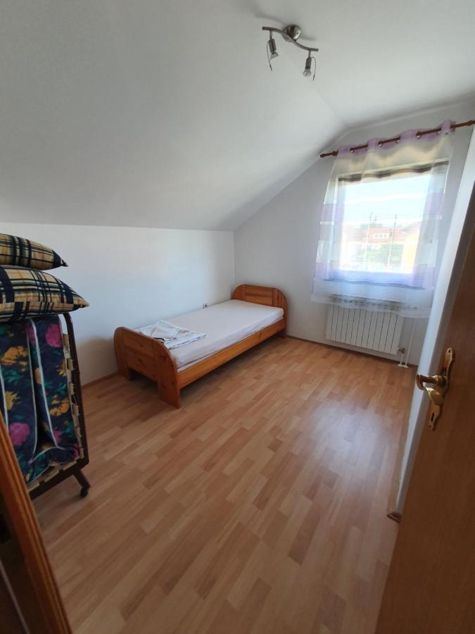 House Antea Apartment Lucko Bagian luar foto